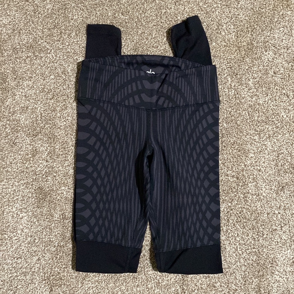 Alo Black Arches Goddess Ribbed Leggings - Picture 4 of 9